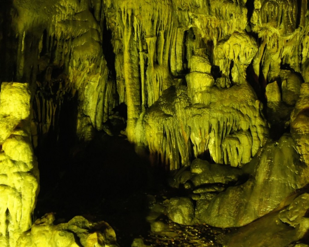 Dikteon Andron cave